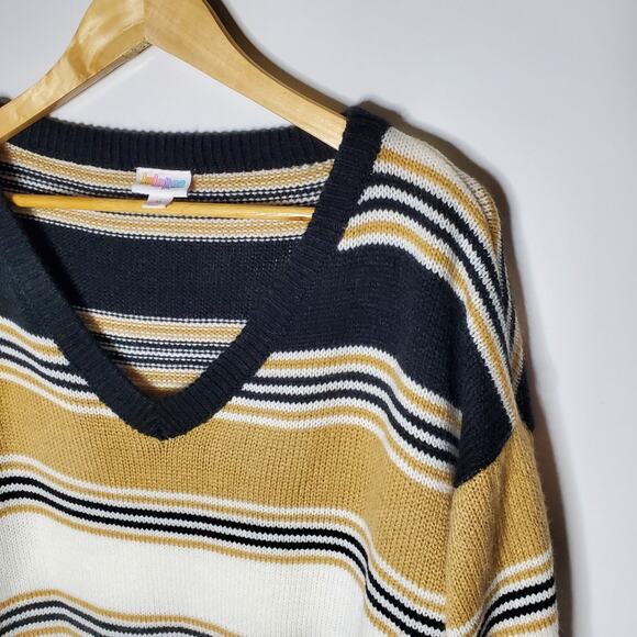 Lularoe natural striped stretchy knit front V-neck Torrie sweater - Picture 9 of 10
